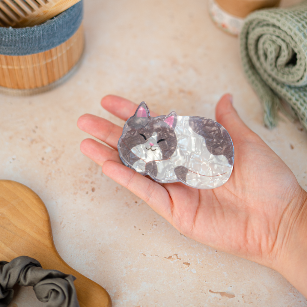 Sleeping Cat Hair Clip