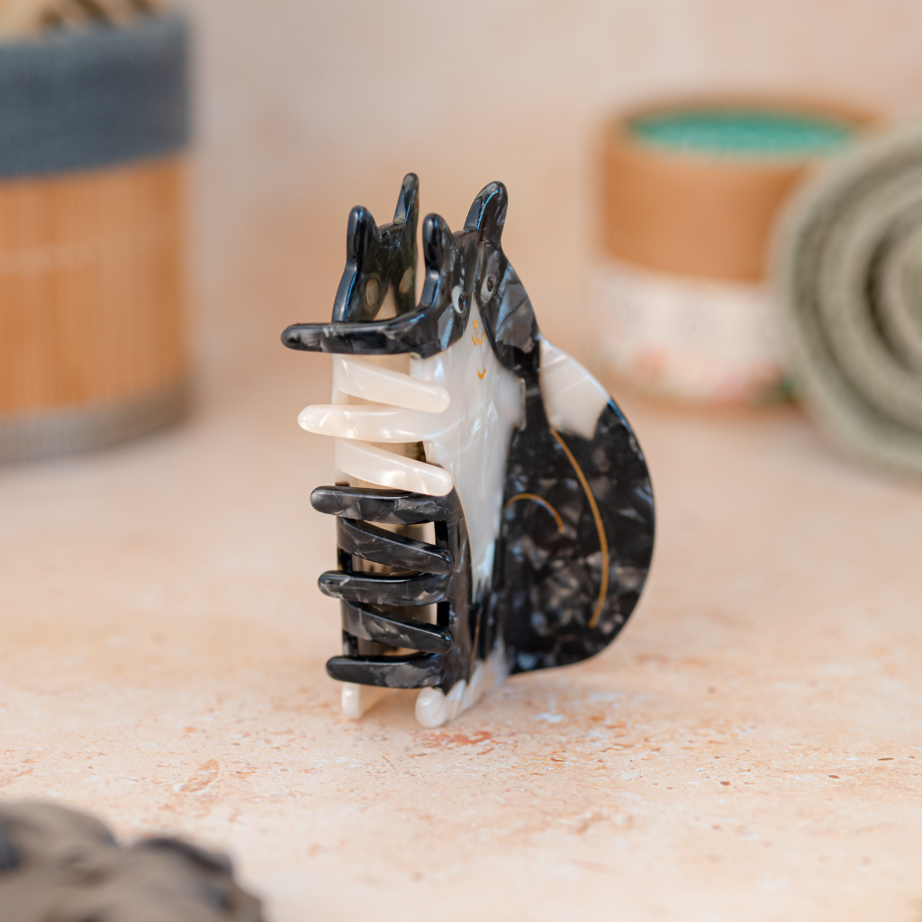 Black and white cat hair clip